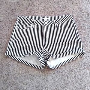 New Beautiful H&M Short Size 8